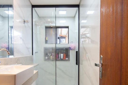 Banheiro de casa à venda com 2 quartos, 60m² em Santa Branca, Belo Horizonte