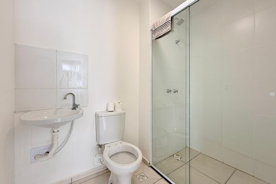 Banheiro  de apartamento para alugar com 2 quartos, 59m² em Várzea de Baixo, São Paulo