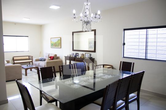 Sala de casa à venda com 4 quartos, 250m² em Setor Leste Vila Nova, Goiânia