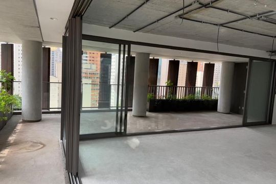 Apartamento à venda com 3 quartos, 208m² em Vila Nova Conceição, São Paulo