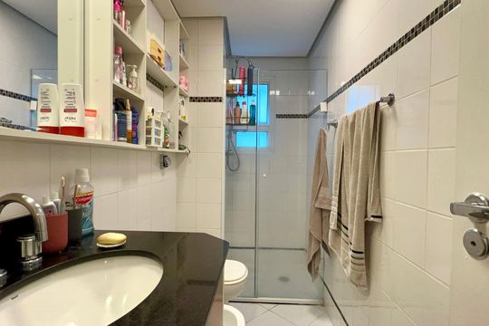 Banheiro de apartamento à venda com 1 quarto, 37m² em Jardim Paulista, São Paulo