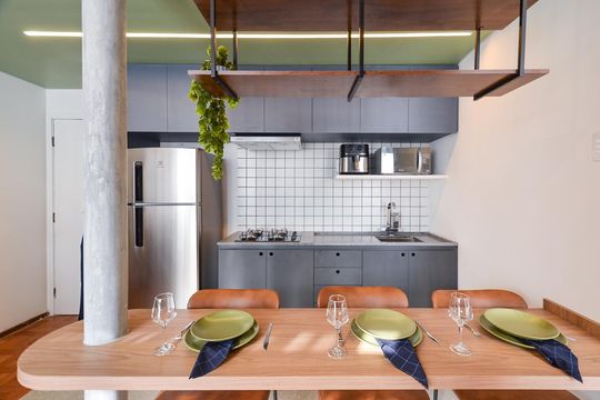 Cozinha de apartamento para alugar com 1 quarto, 30m² em Santo Agostinho, Belo Horizonte
