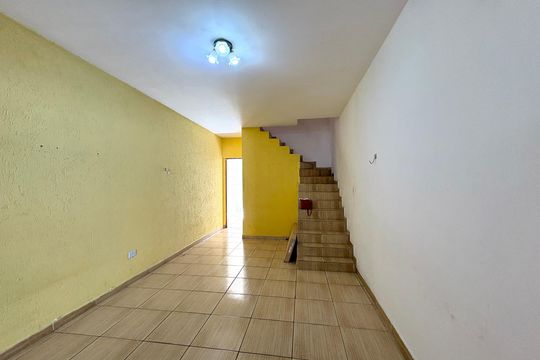 Sala de casa para alugar com 2 quartos, 91m² em Vila Nina, São Paulo