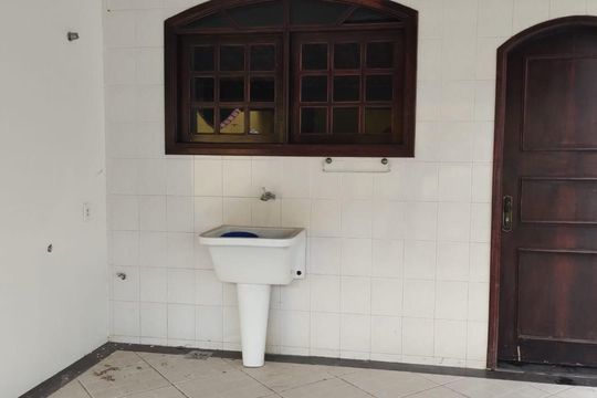 Área de serviço de casa para alugar com 3 quartos, 160m² em Eldorado, Maricá