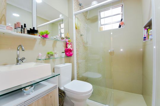 Banheiro de apartamento à venda com 1 quarto, 48m² em Cocaia, Guarulhos