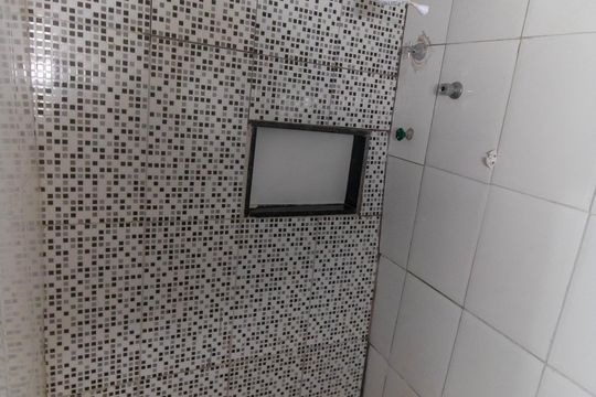 Banheiro de casa para alugar com 1 quarto, 50m² em Itaipu, Niterói