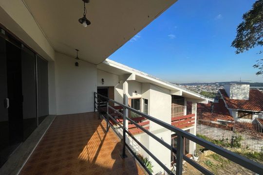 Varanda da sala de casa para alugar com 4 quartos, 600m² em Ouro Branco, Novo Hamburgo