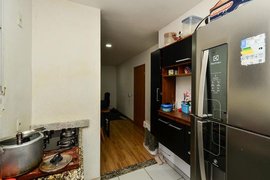 Cozinha de apartamento para alugar com 2 quartos, 49m² em Lagoinha, Belo Horizonte
