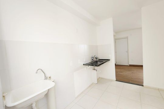 Cozinha de apartamento para alugar com 2 quartos, 47m² em Tijuca, Contagem