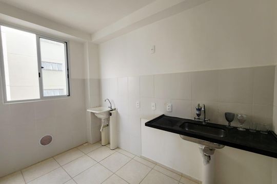 Cozinha de apartamento para alugar com 2 quartos, 47m² em Tijuca, Contagem
