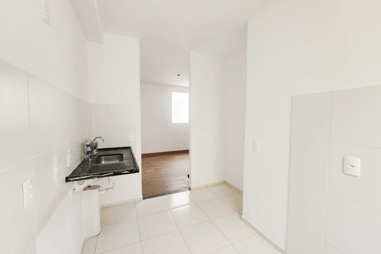 Cozinha de apartamento para alugar com 2 quartos, 47m² em Tijuca, Contagem