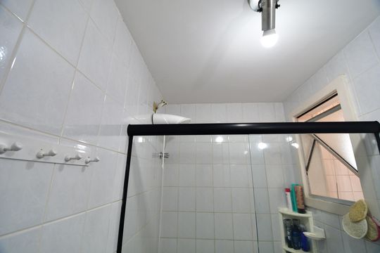Banheiro social de apartamento à venda com 2 quartos, 66m² em Vila Industrial (campinas), Campinas