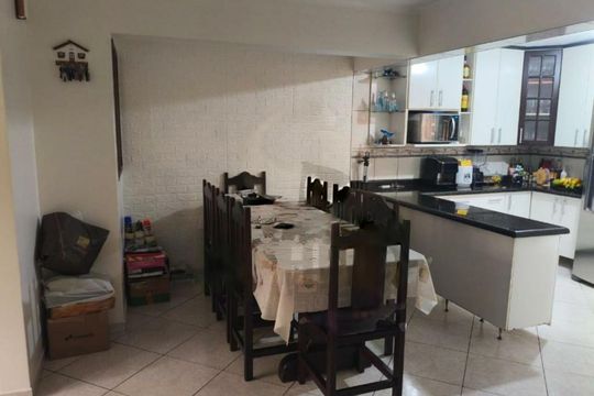 Casa à venda com 5 quartos, 200m² em Cidade Dutra, São Paulo