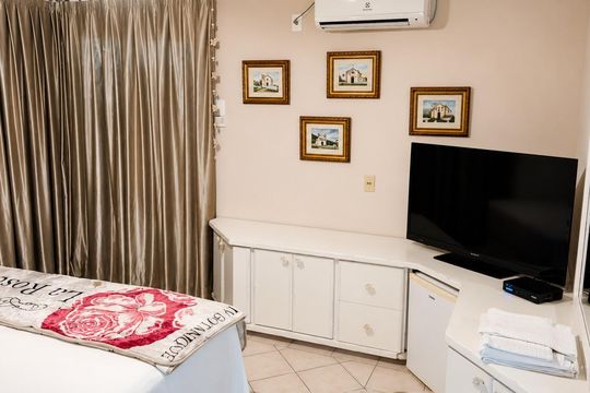 Quarto 2 de casa para alugar com 4 quartos, 320m² em Jurerê Internacional, Florianópolis