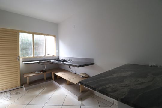 Cozinha de casa para alugar com 3 quartos, 80m² em Aclimação, Uberlândia