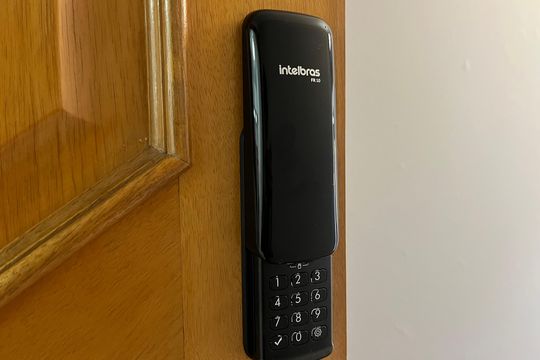 Fechadura Eletrônica  de apartamento para alugar com 2 quartos, 67m² em Lapa, São Paulo