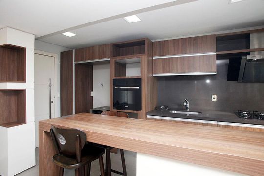 Cozinha de apartamento para alugar com 3 quartos, 289m² em Menino Deus, Porto Alegre