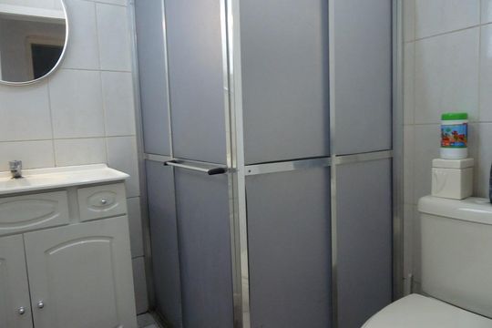 Banheiro de apartamento à venda com 3 quartos, 88m² em Bom Fim, Porto Alegre