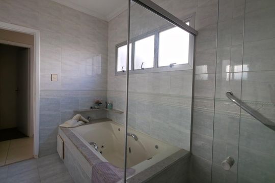 Banheiro de casa para alugar com 3 quartos, 173m² em Jardim Bela Vista, Campinas
