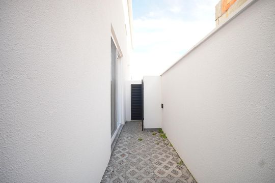 Área externa de casa para alugar com 2 quartos, 108m² em Campeche, Florianópolis