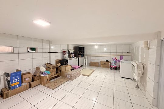 Porão de casa para alugar com 3 quartos, 330m² em Res. Santa Giovana, Jundiaí