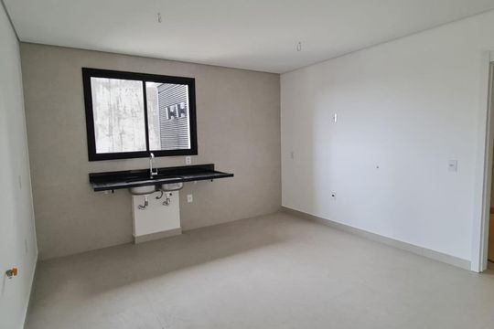 Cozinha de apartamento à venda com 3 quartos, 180m² em Cambuí, Campinas