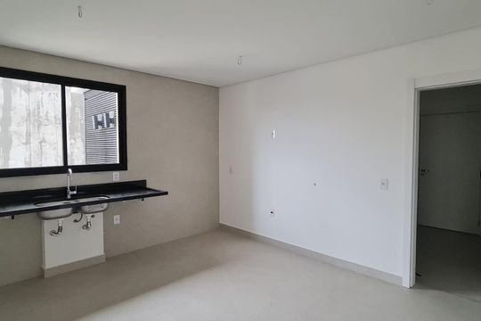 Cozinha de apartamento à venda com 3 quartos, 180m² em Cambuí, Campinas