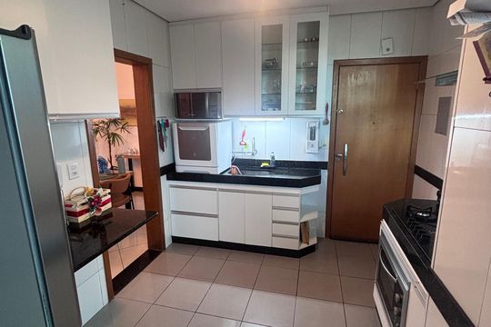 Apartamento à venda com 3 quartos, 118m² em Eldorado, Contagem