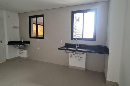 Cozinha de apartamento à venda com 2 quartos, 110m² em Cambuí, Campinas