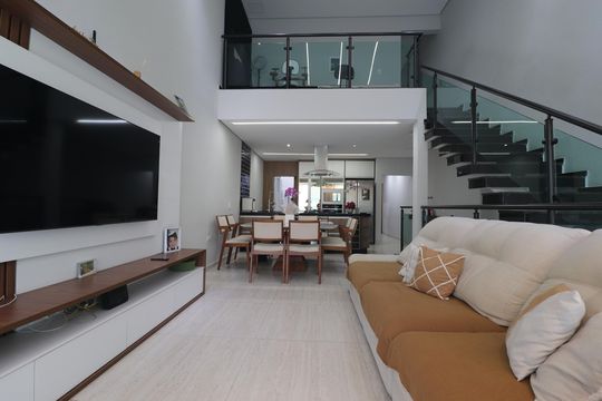 Sala de casa de condomínio à venda com 3 quartos, 250m² em Parque Sao Vicente, Santo André