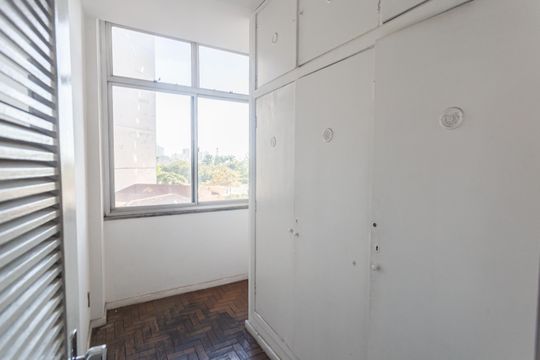 Closet da Suíte de apartamento à venda com 4 quartos, 140m² em Centro, Belo Horizonte
