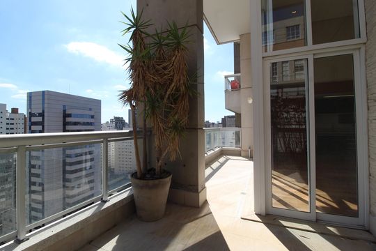 Varanda de apartamento para alugar com 2 quartos, 134m² em Vila Nova Conceição, São Paulo