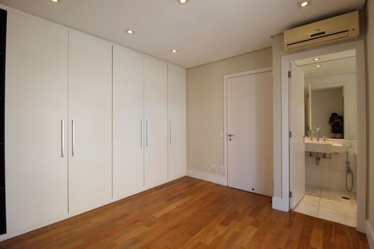 Quarto 1 - Suíte de apartamento para alugar com 2 quartos, 134m² em Vila Nova Conceição, São Paulo