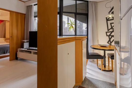 Cozinha de apartamento para alugar com 1 quarto, 42m² em Itaim Bibi, São Paulo
