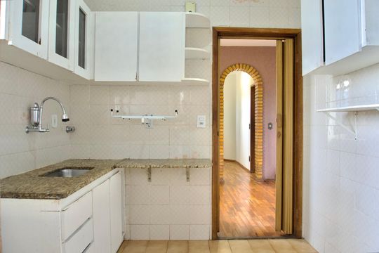 Cozinha de apartamento à venda com 3 quartos, 155m² em Caiçaras, Belo Horizonte