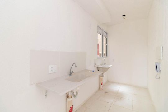 Cozinha de apartamento para alugar com 2 quartos, 42m² em Ipanema, Porto Alegre