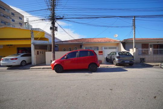 Fachada de casa para alugar com 2 quartos, 72m² em Barreiros, São José