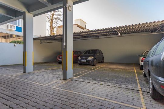 Garagem de apartamento para alugar com 1 quarto, 42m² em Bom Jesus, Porto Alegre