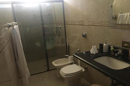 Casa à venda com 4 quartos, 261m² em Taquaral, Campinas