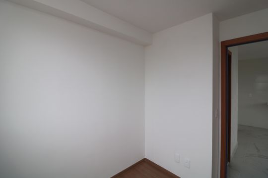 Quarto 2 de apartamento para alugar com 2 quartos, 36m² em Vila Antonieta, São Paulo