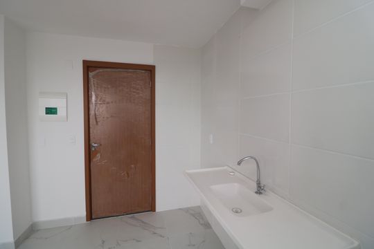 Cozinha de apartamento para alugar com 2 quartos, 36m² em Vila Antonieta, São Paulo