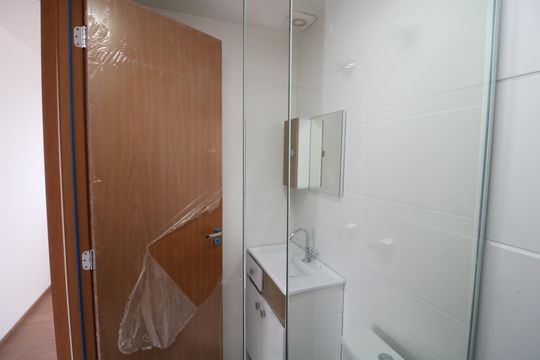 Banheiro de apartamento para alugar com 2 quartos, 36m² em Vila Antonieta, São Paulo