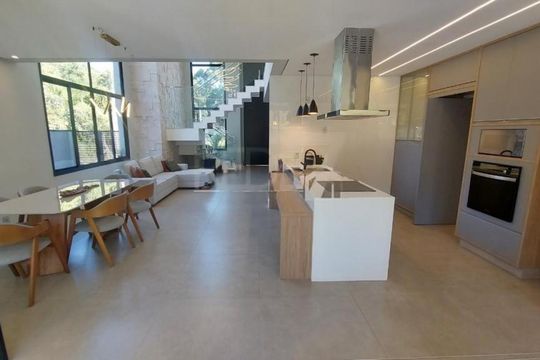 Casa à venda com 4 quartos, 237m² em Vila Pagano, Valinhos