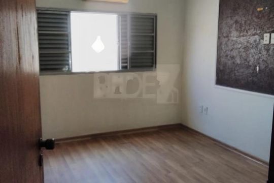 Casa à venda com 3 quartos, 250m² em Vila Aeroporto, Campinas