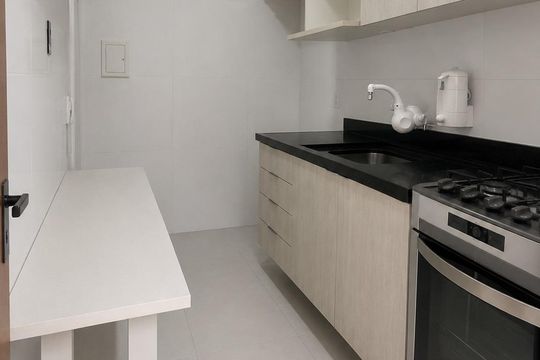 Cozinha de apartamento para alugar com 1 quarto, 30m² em Cidade Baixa, Porto Alegre