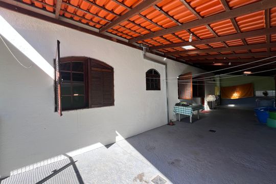 Casa à venda com 6 quartos, 283m² em Jaqueline, Belo Horizonte