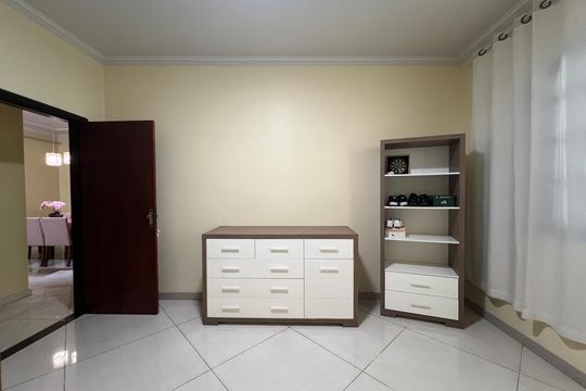 Casa à venda com 6 quartos, 283m² em Jaqueline, Belo Horizonte