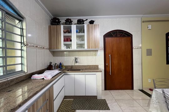 Casa à venda com 6 quartos, 283m² em Jaqueline, Belo Horizonte