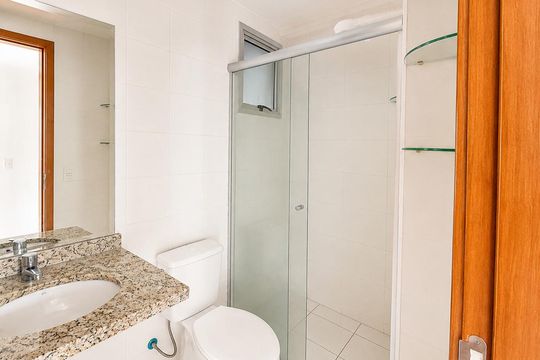 Banheiro de apartamento para alugar com 2 quartos, 61m² em Vila Froes, Goiânia