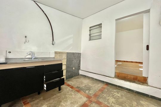 Cozinha de casa para alugar com 1 quarto, 42m² em Conjunto Residencial Jardim Canaa, São Paulo